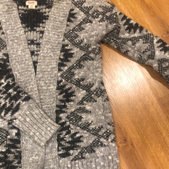 Grey Patterned Sweater - Picture 2 of 5